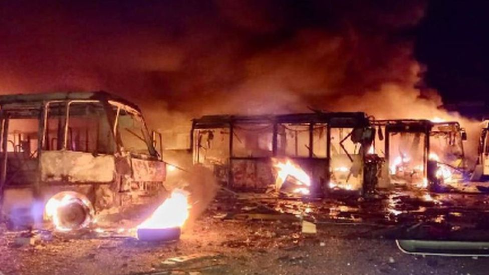 Украинская транспортная компания в Днепре пострадала в результате ночных российских ударов, сообщили местные власти