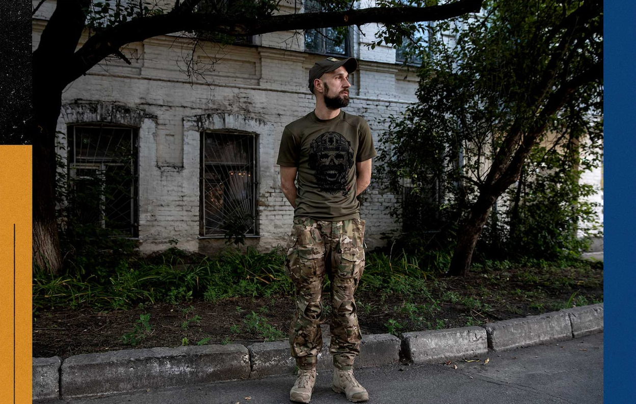 Как и его побратим, Дмитрий Коваленко служил в 72-й украинской бригаде, но воевал на противоположном берегу Днепра. 