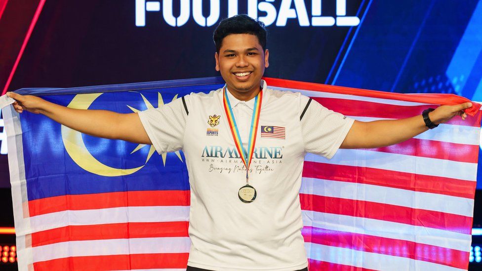 Mohammed "Haikal" Md Noh cried after winning in eFootball, for Malaysia