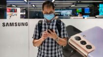 Samsung предупреждает о снижении прибыли на 32% из-за падения чипов