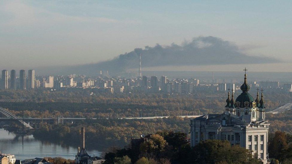 Shortly after 09:00 (06:00 GMT) on Tuesday, smoke could be seen on the left bank of the Dnipro river