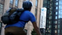 Twitter уволит сотрудников после прихода к власти Илона Маска