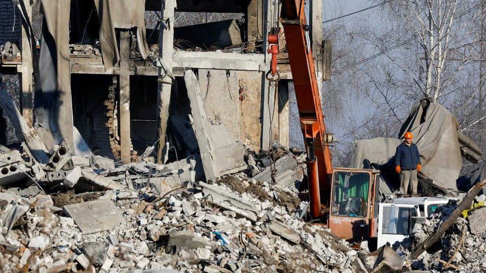 Макеевка: Здание, в котором размещались призывники, было практически сравнено с землей в результате украинской атаки