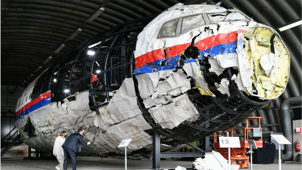 Обломки MH17 были кропотливо собраны в Нидерландах и позже осмотрены в рамках судебного разбирательства