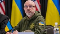 Война на Украине: Россия планирует наступление 24 февраля, заявил министр обороны Украины