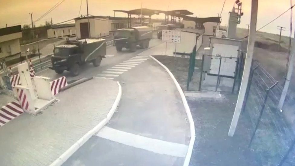 Security cameras captured the moment Russian forces crossed into southern Ukraine from occupied Crimea