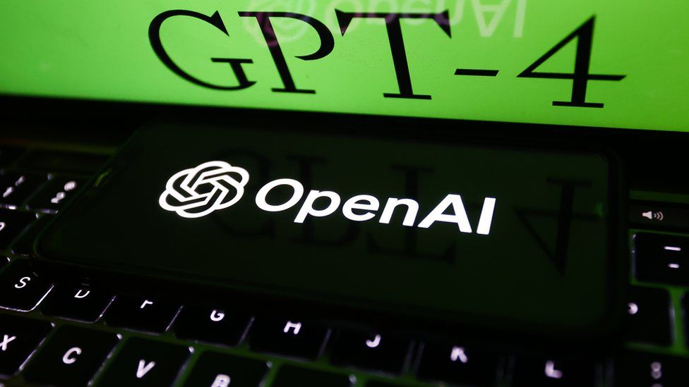 Экран ноутбука с OpenAI GPT-4