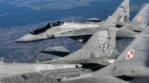 россия пригрозила уничтожить украинские самолеты после обещаний Польши и Словакии