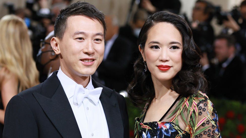 Shou Zi Chew and his wife, Vivian Kao, attend the 2022 Met Gala in New York City