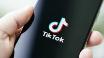 TikTok оштрафован на 12,7 млн ​​фунтов стерлингов за неправомерное использование данных детей