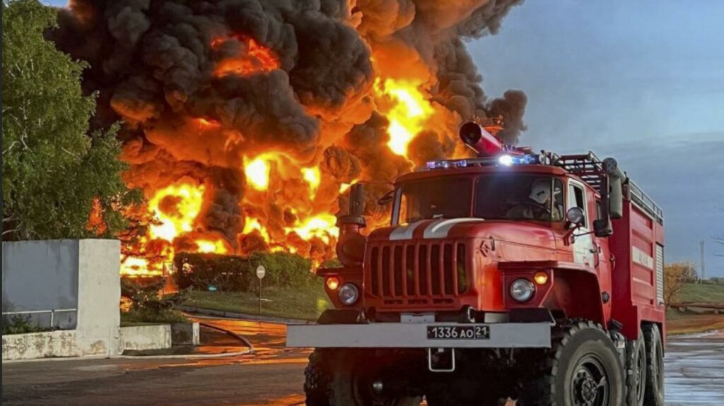 Крымский нефтяной резервуар подожжен беспилотником 1 Крымский нефтяной резервуар подожжен беспилотником