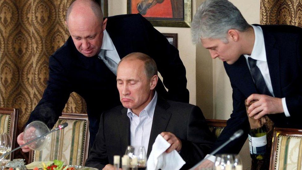 пригожин (слева) с президентом россии на ужине в 2011 году
