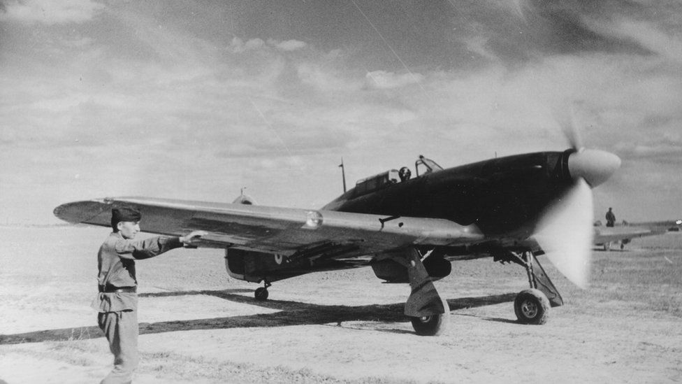 Великобритания отправила около 3000 "Hurricane" в Советский Союз во время войны против нацистской Германии.