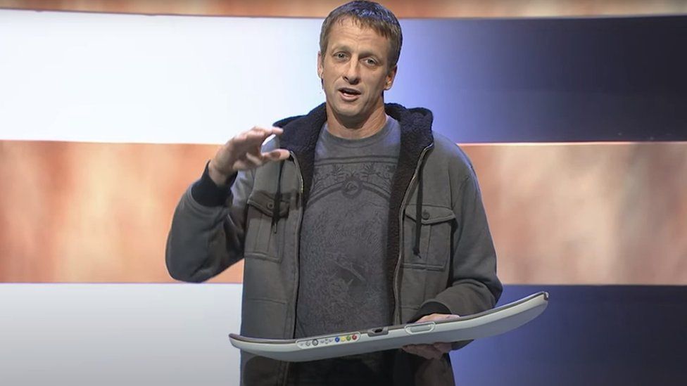 NoClip also found footage of Tony Hawk showing off the Xbox 360's not-entirely successful skateboard controller at E3 2009