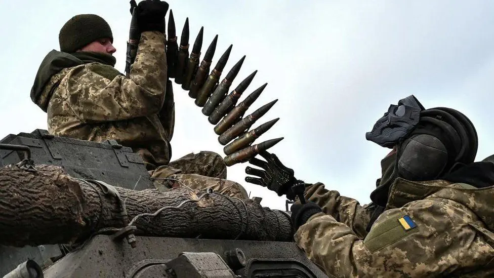 Байден обещает поддержать Украину, несмотря на бюджетное фиаско 2 Украина заявляет, что будет продолжать сражаться, хотя есть опасения по поводу усталости Запада от войны