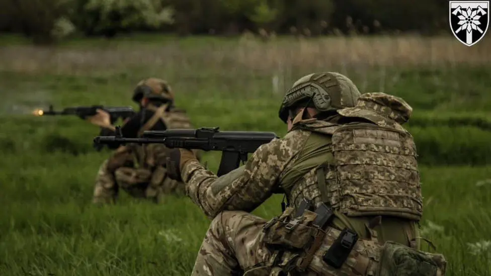 Война в Украине: военные начальники в Киеве находятся под давлением из-за смертоносного российского удара 1 Многие из личного состава 128-й бригады, как видно на этом архивном фото, родом из самой западной Закарпатской области Украины