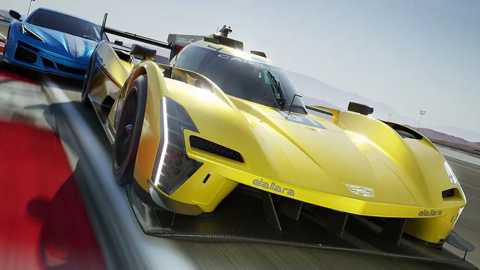 Игроки соревнуются в высокоскоростных гонках в игре Forza Motorsport для Xbox.