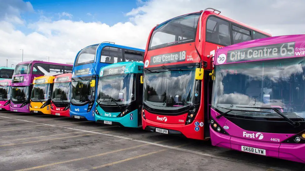 Одна из крупнейших автобусных компаний Великобритании, First Bus, теперь использует искусственный интеллект для составления расписания