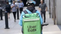 Суперкубок: рекламу Uber Eats раскритиковали за шутку о аллергии на арахис