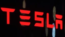 Tesla увольняет более 10 % своей рабочей силы