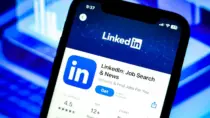 LinkedIn обвиняют в использовании личных сообщений для обучения ИИ