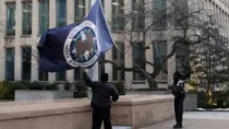 Два судьи приказали администрации Трампа вернуть уволенным работникам их рабочие места