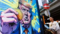 Криптовалюта Трампа взлетает, поскольку президент предлагает ужин для крупнейших держателей