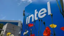 Акции Intel подскочили после сообщения о возможной доле США в производителе чипов