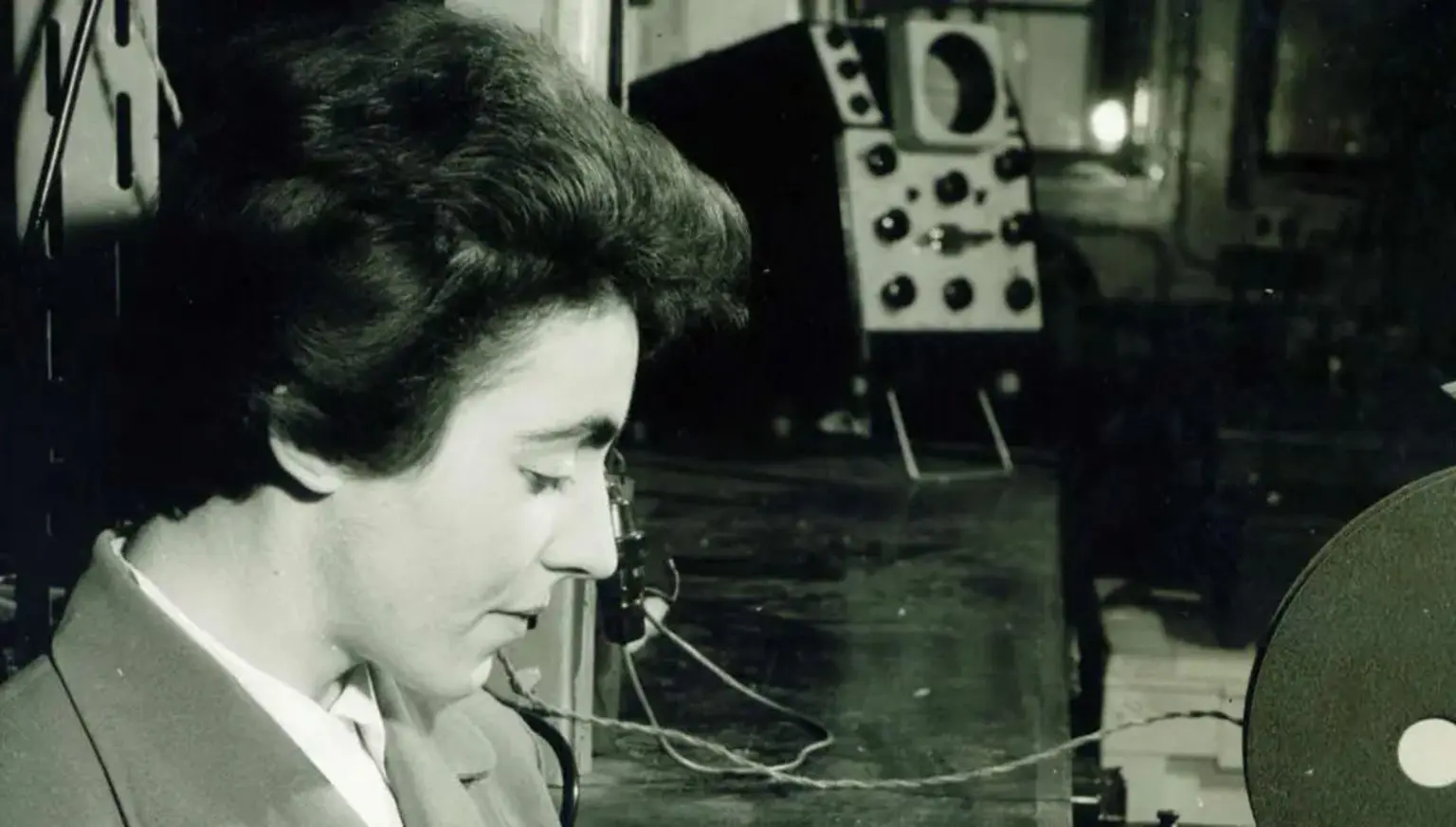 Стойкая, умная и опережающая своё время — как дама Стефани изменила роль женщин в технологической индустрии 4 Дама Стефани стояла у истоков развития вычислительной техники в Великобритании.