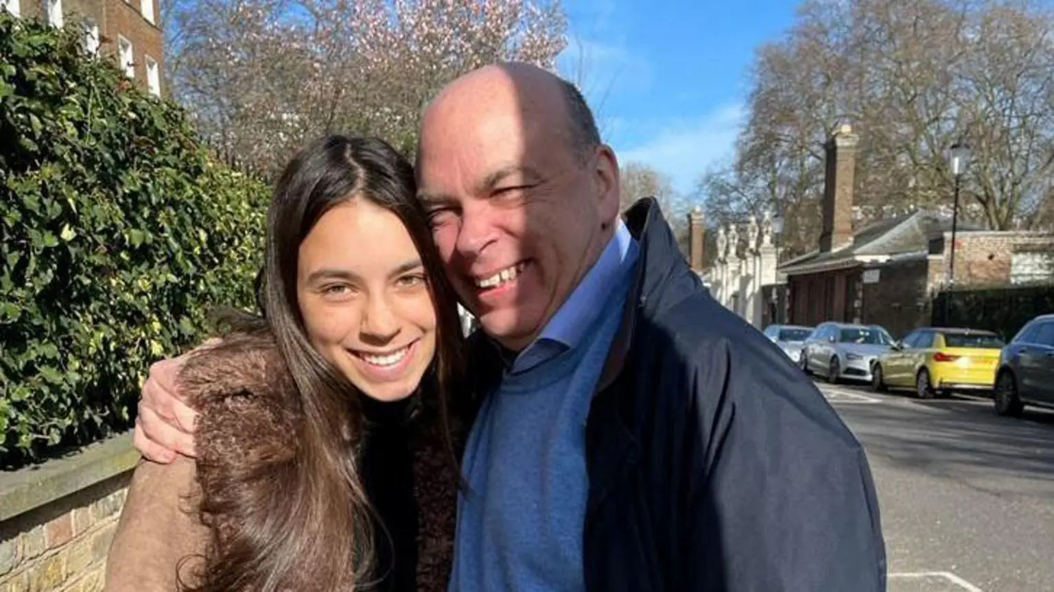 Технологический гигант требует 1,7 млрд долларов из имущества Майка Линча после гибели яхты 1 Майк Линч и его дочь Ханна погибли, когда его яхта затонула.