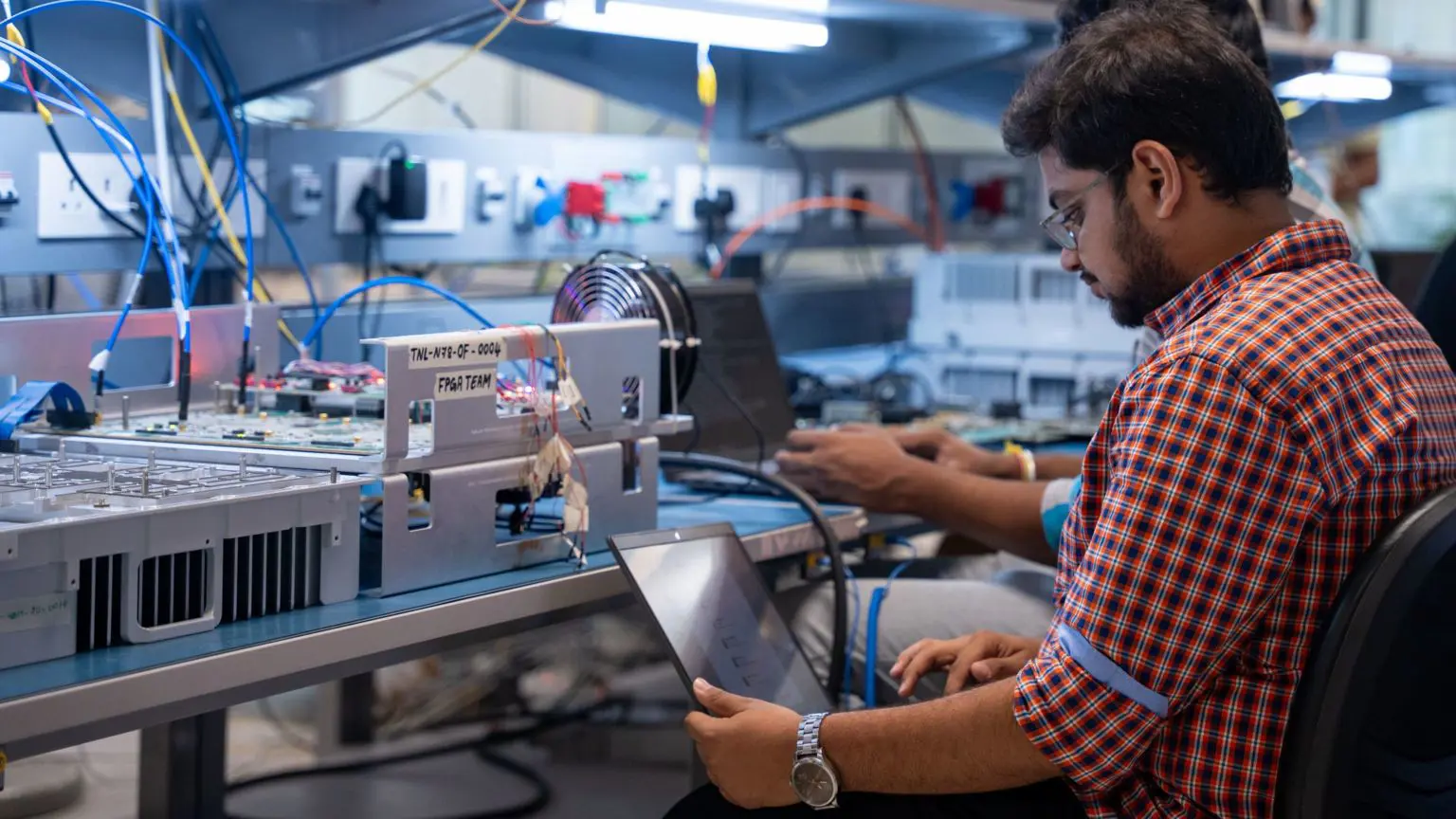 Может ли Индия стать игроком на рынке компьютерных чипов? 1 Tejas Networks поставляет оборудование для сетей мобильной связи и широкополосного доступа в Интернет.